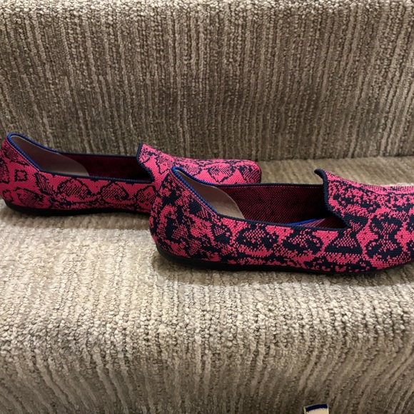 Fuchsia python Rothy’s loafers - Picture 4 of 5